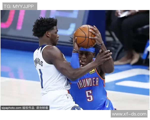 火箭队与雷霆队激战正酣精彩直播尽在眼前不容错过