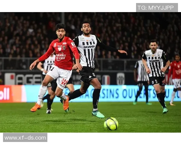 南特主场迎战巴黎圣曼争夺法甲积分榜关键战役